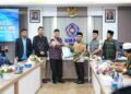 UMSU Resmi Satukan Tata Kelola Ma’had Abu Ubaidah, Rektor Serahkan SK Dosen dan Tendik