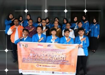 Menuju Kampus Berkelas Dunia, UMSU Lepas 15 Mahasiswa FEB ke Malaysia