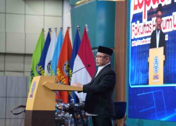 Yudisium FAHUM UMSU, Dr Marah Doly Tantang Lulusan Taklukkan Era AI, Perkuat Kompetensi dan Integritas