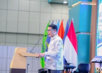 Pesan WR RIPI kepada 186 Lulusan FISIP UMSU: Dunia Berubah Cepat, Asah Kompetensi Menghadapi Disrupsi AI